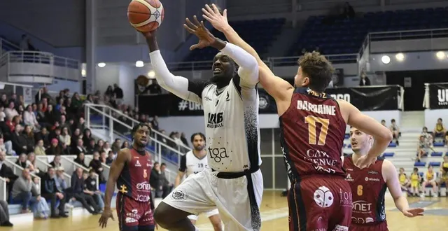 photo  cheick sekou conde, pivot de l’urb.  &copy;  jocelyne régent 