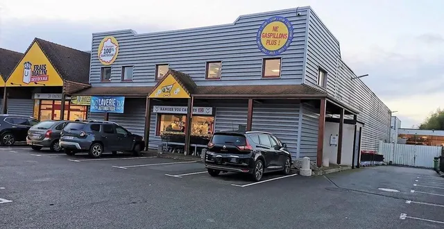 photo  frais malin, ici le magasin d’arnage, va s’implanter zone nord du mans.  &copy;  archives le maine libre 