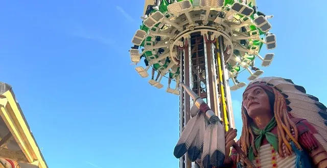 photo  samedi 5 avril 2025, papéa parc a lancé sa nouvelle saison avec un week-end d’ouverture record et le lancement d’une nouvelle attraction à la chute rotative : le totem.  &copy;  ouest-france 