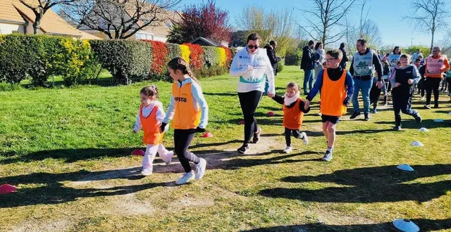 photo  élèves et enseignants se sont mobilisés pour l’association « vaincre la mucoviscidose » en participant à une course d’endurance.  &copy;  le maine libre 