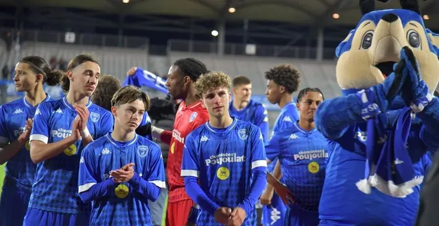 photo  club historique du football français, les chamois niortais vont disparaître du paysage.  &copy;  co – marie delage 
