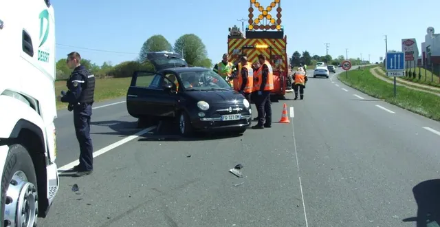 photo  une collision entre un camion et une voiture est survenue vendredi 11 avril 2025, à connerré dans la sarthe. tout près d’une collision plus grave, deux jours avant.  &copy;  ouest-france 