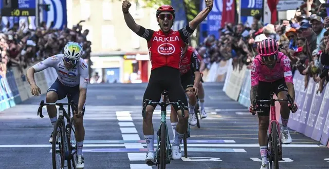 photo  kevin vauquelin s’impose au sprint devant delettre (à gauche) et shaw.  &copy;  le maine libre - denis lambert 