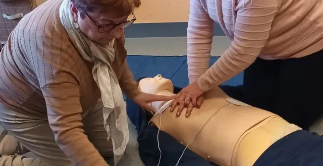 photo  la ville propose des formations aux premiers secours aux associations.  &copy;  val-au-perche 