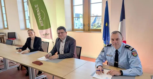 photo  un contrat de sécurité a été signé entre l’état, la commune et la gendarmerie.  &copy;  ouest-france 