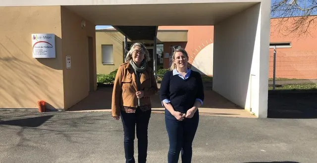 photo  mazé-milon, le 31 mars 2025. carole bourigault, adjointe au maire en charge de l’enfance et de la jeunesse, et aline latté, directrice du multi-accueil, craignent que seize des 48 places de la structure restent vacantes à la rentrée.  &copy;  co – christophe ricci 