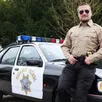 photo alan lerdung alias le « sheriff sarthois » est un passionné des voitures de police américaines. 15 000 abonnés suivent ses aventures sur le réseau social tiktok.