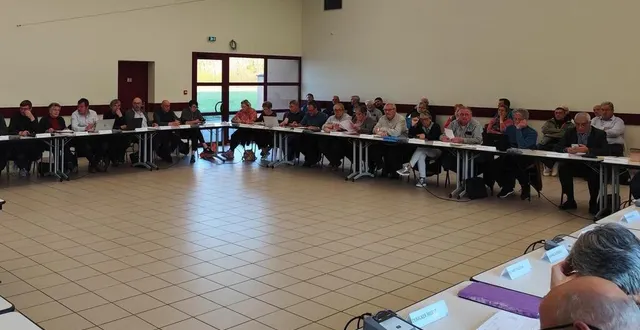 photo  les conseillers communautaires des sources de l’orne, jeudi 10 avril 2025.  &copy;  ouest-france 