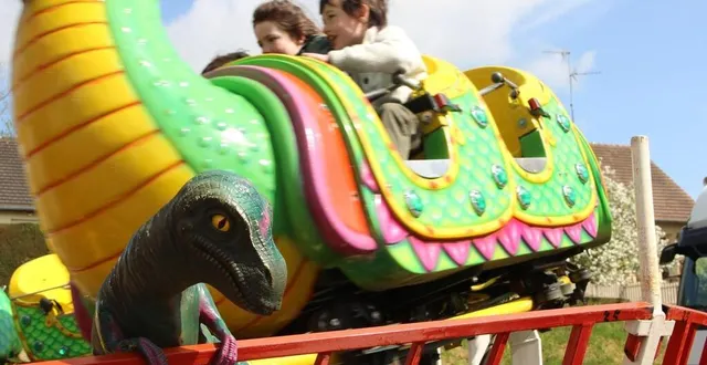 photo  plusieurs manèges étaient ouverts, dimanche 13 avril 2025, pour la 75e édition de la foire des rameaux.  &copy;  ouest-france 
