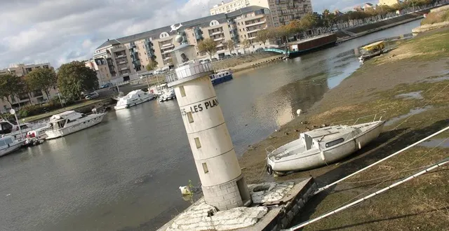 photo  lors des dernières écourues, en 2022, en face du port du mans (sarthe).  &copy;  archives ouest-france 