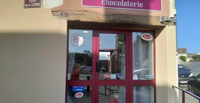 photo  la boulangerie de courgains rouvrira le 24 avril.  &copy;  le maine libre. 