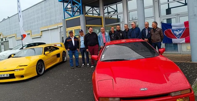 photo  les anciens salariés de l’usine mvs, qui a fabriqué des voitures venturi à partir de 1986, étaient réunis devant l’usine bossard, ancien emplacement de l’usine à cholet.  &copy;  ouest-france 