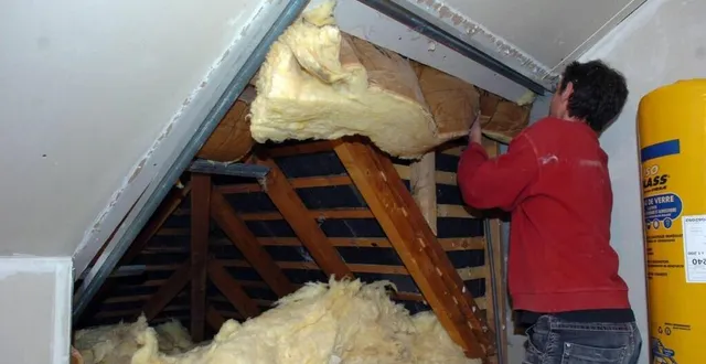 photo  pour être au plus près des habitants et faciliter leurs démarches, un conseiller france rénov’est présent sur les marchés du territoire de la communauté de communes loire-layon-aubance.  &copy;  archives co 