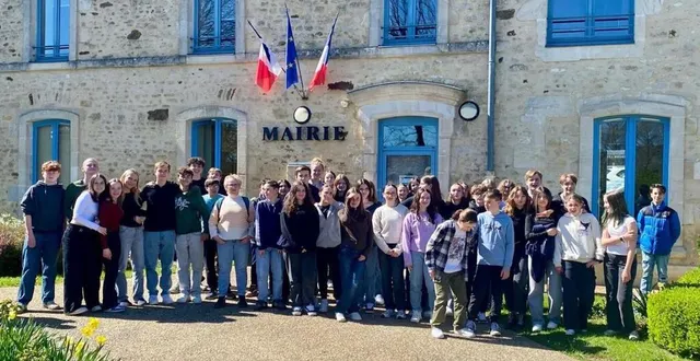 photo  les collégiens allemands ont été accueillis à la mairie.  &copy;  le maine libre 