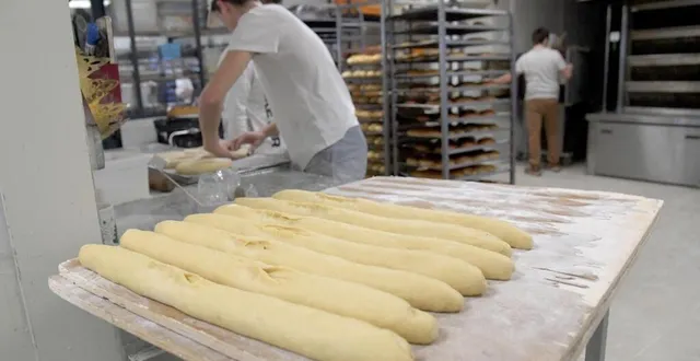photo  le 1er mai, les artisans boulangers peuvent travailler, mais pas leurs salariés.  &copy;  archives le courrier de l’ouest – marie delage 
