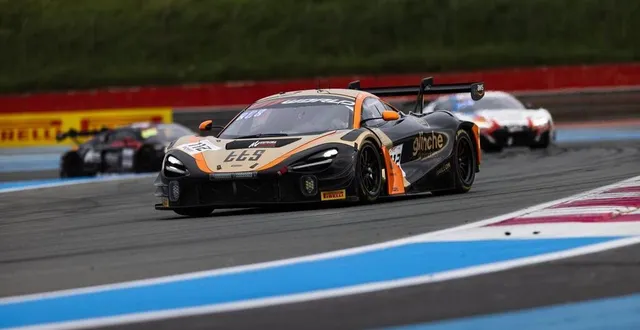 photo  sous ses nouvelles couleurs de csa racing, et au volant d’une mclaren, maxime robin se dit encouragé pour la suite de la saison, malgré un abandon.  &copy;  csa racing 