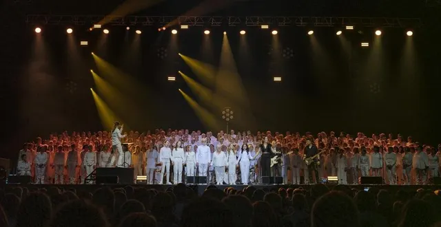 photo  la chorale « 15 000 voix pour les légendes du rock » passera à trélazé, près d’angers (maine-et-loire).  &copy;  archives stéphane mahe 