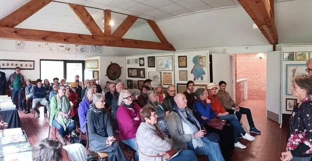 photo  freddy denaës, aux côtés de marie-sol parant (à droite), a évoqué ses plus de quarante ans d’accompagnement de jean-luc et titi parant.  &copy;  ouest-france 