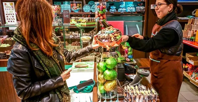 photo  le budget moyen prévu pour pâques se situe à 24 € par foyer.  &copy;  le maine libre – yvon loué 