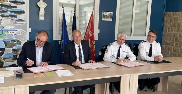 photo  stéphane terrier, maire de saint-georges-des-groseillers ; marc andré, sous-préfet et directeur de cabinet du préfet de l’orne ; renato cavarelli, commissaire général, directeur départemental de la police nationale et le capitaine matthieu restout, chef de sécurité de la voie publique au commissariat de flers.  &copy;  ouest-france 
