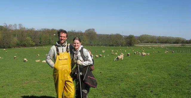 photo  titouan gouenvec avec maëlys, son apprentie de 16 ans.  &copy;  ouest-france 