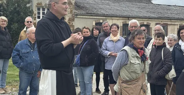 photo  le père thomas a organisé la première visite de l’abbaye de la trappe, dans l’orne.  &copy;  ouest-france 