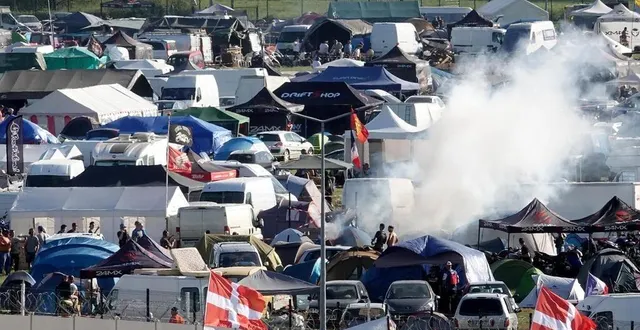 photo  à l’occasion de la 48e édition des 24 heures motos du mans (sarthe), l’automobile club de l’ouest (aco), organisateur de l’événement, entend à nouveau « maintenir un silence total de minuit à 8 heures du matin » sur les campings.  &copy;  archives ouest-france 
