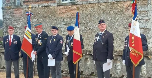 photo  les récipiendaires de la distinction civisme et dévouement : laurent robe, palme d’or ; patrick le corre, jacques martin, franck garel, palme d’argent ; gérard noguet, palme de bronze. gilles le blastier a reçu la médaille d’honneur de l’association nationale des titulaires du titre de reconnaissance de la nation.  &copy;  porte-drapeaux de l’orne 