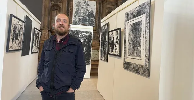 photo  olivier zimny expose ses toiles dans la chapelle saint-nicolas à argentan (orne).  &copy;  ouest-france 