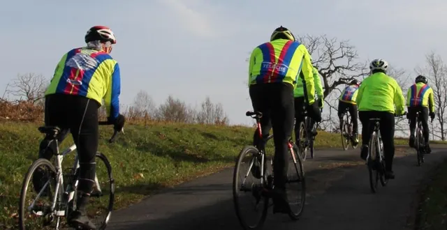 photo  les cyclos de téloché en reconnaissance du tracé.  &copy;  cyclo-club 