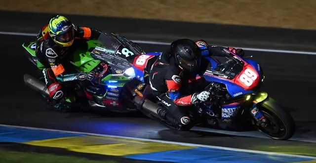photo  la moto n°89 de breizh motorsport dans la nuit des 24 heures motos 2025, au mans (sarthe).  &copy;  jérôme fouquet/ouest-france 