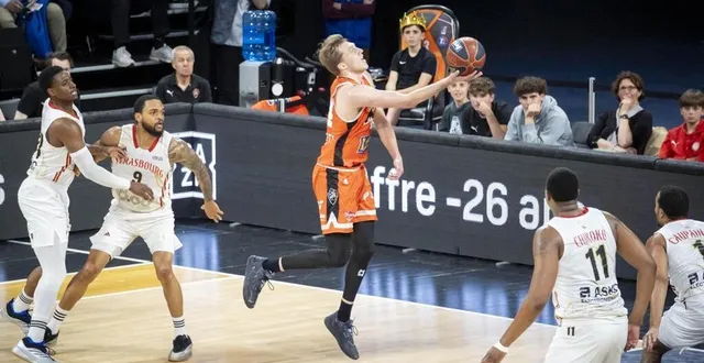 photo  le manceau david dileo a inscrit 12 points face à strasbourg, le 19 avril 2025.  &copy;  dominique breugnot 