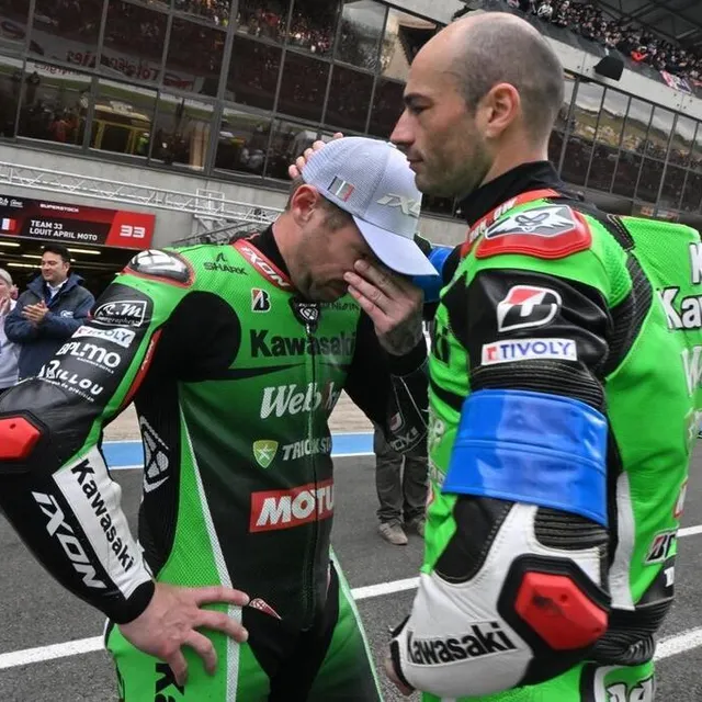 photo la déception de l’équipage de la kawasaki n°11.  ©  jérôme fouquet / ouest-france