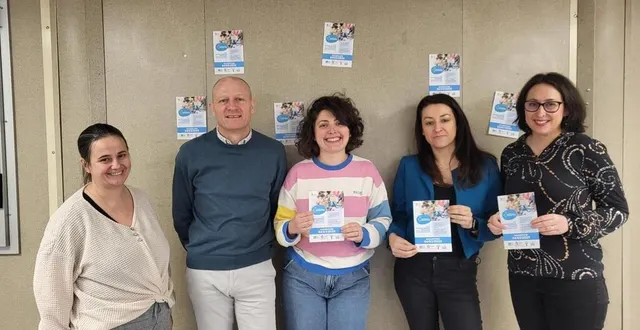 photo  de gauche à droite : laëtitia vaidie, infirmière puéricultrice, olivier esclasse, directeur général udaf 72, anne-sophie laine, infirmière puéricultrice, justine mesnard, coordinatrice famille-enfance, et gladys le bihan, conseillère à la msa.  &copy;  udaf 72 