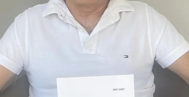 photo  eric viot sera en séance de dédicace à écommoy samedi.  &copy;  le maine libre 