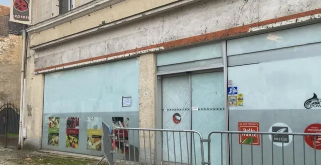 photo  le coccinelle express est désert depuis plusieurs mois. y aura-t-il un jour un carrefour à la place ?  &copy;  ouest-france 