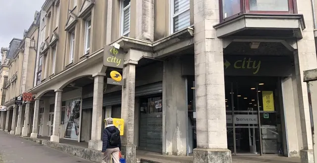 photo  le mans. le braquage à main armée du carrefour city de l’avenue bollée s’est déroulé ce vendredi 18 avril, aux alentours de 10 h 30.  &copy;  le maine libre 