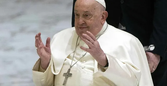 photo  le vatican a annoncé la mort du pape françois ce lundi 21 avril 2025, dans l’orne, des hommages lui sont rendus.  &copy;  hans lucas via afp 