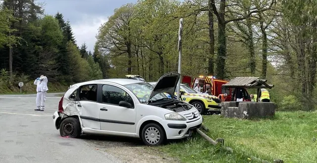 photo  accident au carrefour de la croix médavy, dans l’orne, moto contre voiture  &copy;  ouest-france 