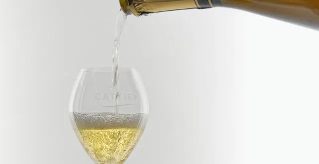 photo  un festival de bulles dans le verre, puis dans le palais.  &copy;  jean-michel niester/ouest-france 