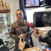 photo la vraie fausse conférence de presse du colonel de lassus saint-geniès, chef de corps du 2e rima, a fait partie de l’exercice, ce mardi 22 avril 2025, au camp d’auvours, à champagné (sarthe).