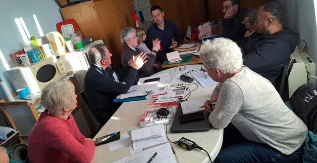 photo  les organisateurs du trail du pays d’argentan (bayard argentan athlétisme) en réunion pour les derniers préparatifs avant l’épreuve du dimanche 27 avril.  &copy;  ouest-france 