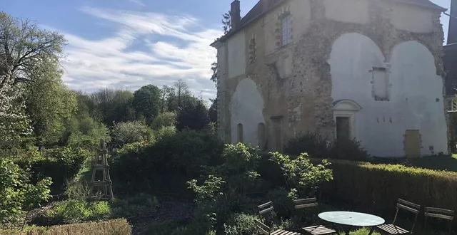 photo  l’abbaye de tuffé est le joyau de la commune.  &copy;  le maine libre 