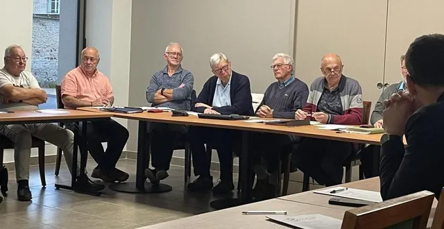 photo  au conseil municipal d’écouché-les-vallées (ici en mai 2024) les élections de 2026 ne sont pas d’actualité.  &copy;  ouest-france 