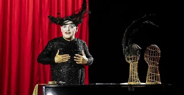 photo  raoul fernandez écrit par philippe minyana et mis en scène par marcial di fonzo bo.  &copy;  pascal gely 