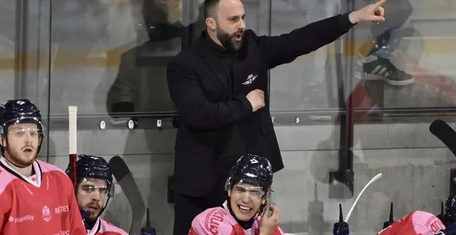 photo  jonathan paredes, le coach des ducs, enregistre une première arrivée.  &copy;  sébastien aubinaud 