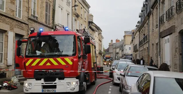 photo  l’incendie s’est déclaré dans un immeuble de la rue lancrel, à alençon (orne), jeudi 24 avril 2025.  &copy;  ouest-france 