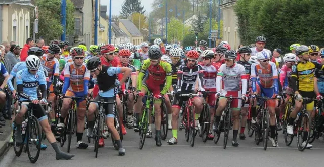photo  le grand prix cycliste de la municipalité aura lieu ce dimanche. le jeune donovan pichot est déjà pressenti comme favori.  &copy;  archives ouest-france 