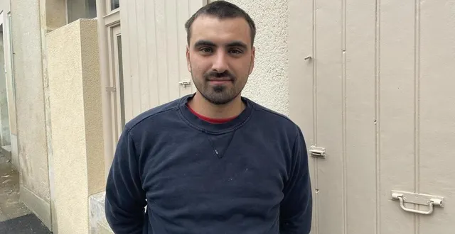 photo  à 22 ans, ethan durfort se lance comme plaquiste à son compte.  &copy;  le maine libre 