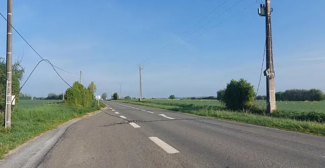 photo  un engin agricole a accroché la ligne à haute tension, ce vendredi 25 avril.  &copy;  commune de rouez 